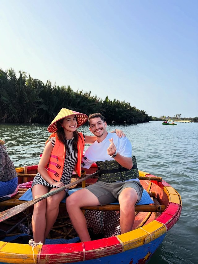 Nhiều cặp đ&ocirc;i cũng lựa chọn tham gia trải nghiệm n&agrave;y.