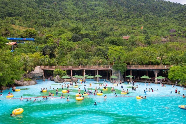 Khu du lịch CVSKN Núi Thần Tài trở thành điểm đến “vàng”  trong những ngày nắng nóng  đỉnh điểm