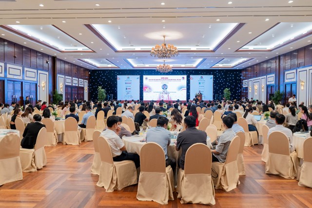 Diễn đ&agrave;n &ldquo;Khai th&aacute;c sức mạnh đầu tư của Hoa Kỳ v&agrave;o miền Trung - Việt Nam&rdquo; tại Furama Resort Đ&agrave; Nẵng.