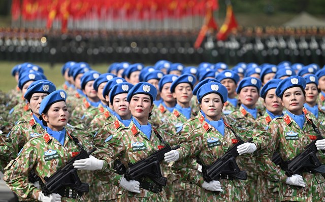 C&aacute;n bộ, chiến sĩ tham gia tổng hợp luyện diễu binh, diễu h&agrave;nh chuẩn bị cho Lễ kỷ niệm 80 năm C&aacute;ch mạng th&aacute;ng T&aacute;m th&agrave;nh c&ocirc;ng (19-8-1945 - 19-8-2025) v&agrave; Quốc kh&aacute;nh nước Cộng h&ograve;a X&atilde; hội chủ nghĩa Việt Nam (2-9-1945 - 2-9-2025)