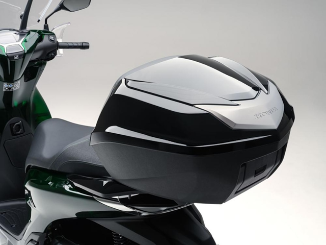 Honda SH150 Vetro được ưu đ&#227;i lớn dịp Quốc kh&#225;nh: Người mua được tặng th&#234;m xe m&#225;y điện - Ảnh 1