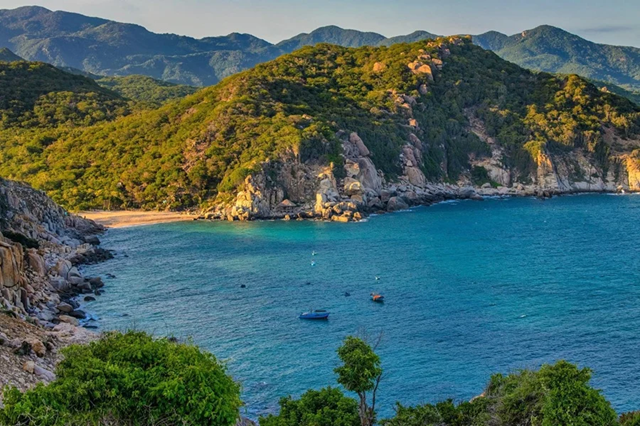 Rời Nha Trang, du kh&aacute;ch c&oacute; thể t&igrave;m đến nhiều điểm đến hoang sơ hơn của Kh&aacute;nh H&ograve;a (Ảnh Vinpearl)