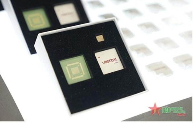 Chip DFE 5G đầu ti&ecirc;n tại Việt Nam l&agrave; một phần trong hệ sinh th&aacute;i sản phẩm 5G của Viettel được thiết kế ho&agrave;n to&agrave;n bởi c&aacute;c kỹ sư của tập đo&agrave;n. Ảnh: QĐND