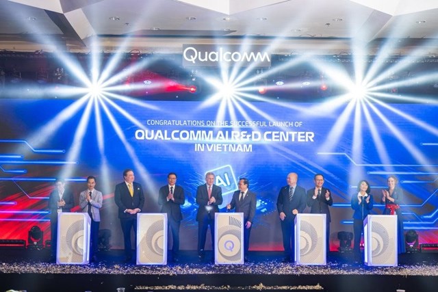 Trung t&acirc;m nghi&ecirc;n cứu v&agrave; ph&aacute;t triển tr&iacute; tuệ nh&acirc;n tạo (AI R&amp;D) lớn thứ 3 tr&ecirc;n thế giới của Qualcomm&nbsp; ch&iacute;nh thức được c&ocirc;ng bố đặt tại Việt Nam từ th&aacute;ng 6/2025. Ảnh: TTXVN