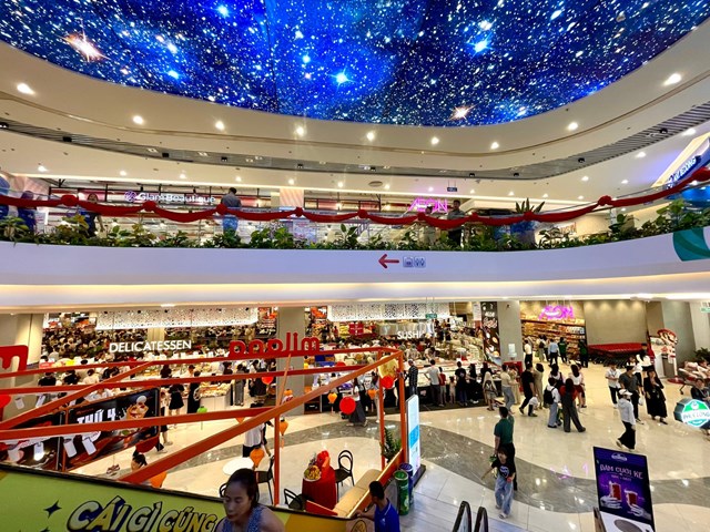 Tọa lạc tại tầng 1 v&agrave; tầng 2, Trung t&acirc;m thương mại Vincom Mega Mall Ocean City, AEON Văn Giang c&oacute; tổng diện t&iacute;ch hơn 7.550 m2