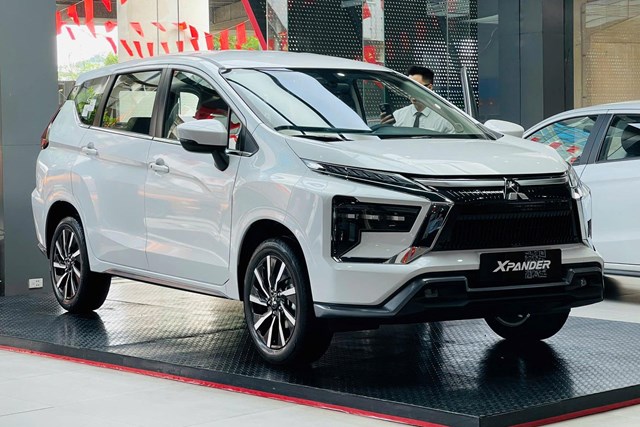 Mitsubishi thống lĩnh thị trường: Hai mẫu xe xăng b&#225;n chạy nhất th&#225;ng 10 đều thuộc c&#249;ng một thương hiệu - Ảnh 1