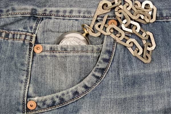 H&#243;a ra chiếc t&#250;i t&#237; hon tr&#234;n quần jeans lại c&#243; c&#244;ng dụng kh&#244;ng phải ai cũng biết - Ảnh 1