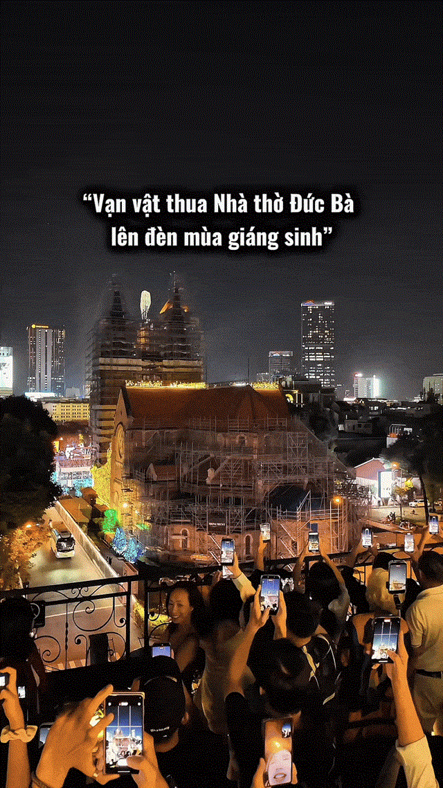 18h45 – thời điểm khiến cả trung t&#226;m S&#224;i G&#242;n hướng về Nh&#224; thờ Đức B&#224; - Ảnh 1