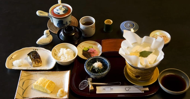 5 thói quen ăn trưa tưởng rất bình thường nhưng người Nhật kiên trì giữ để trẻ lâu và sống thọ - Ảnh 1